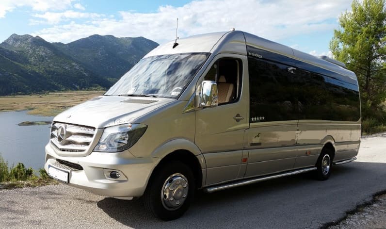 Obwalden: Buses booking in Sarnen in Sarnen and Switzerland